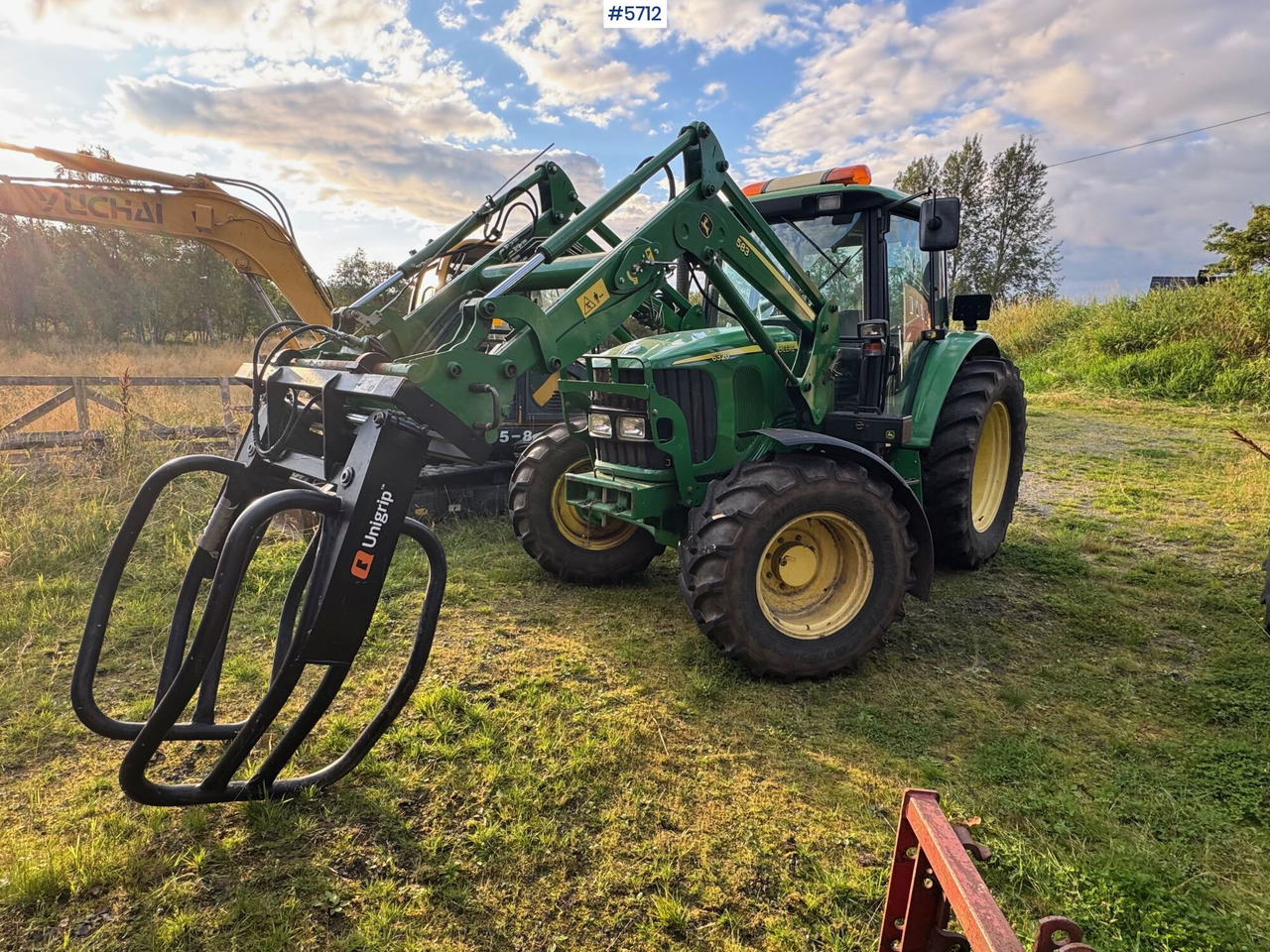 2008 John Deere 6320 SE with front loader and 2 buckets! - Farm tractor: picture 1 2008 John Deere 6320 SE with front loader and 2 buckets! - Farm tractor: picture 1
