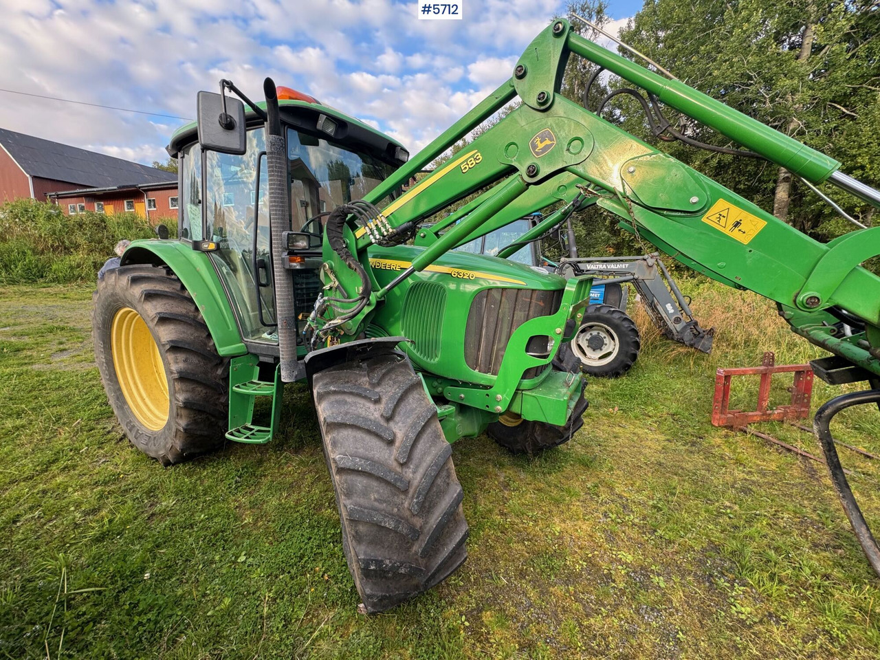 2008 John Deere 6320 SE with front loader and 2 buckets! - Farm tractor: picture 2 2008 John Deere 6320 SE with front loader and 2 buckets! - Farm tractor: picture 2