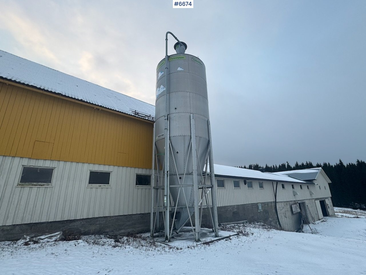 2010 Mafa Outdoor silo w/ level switch and inlet screw - Livestock equipment: picture 1 2010 Mafa Outdoor silo w/ level switch and inlet screw - Livestock equipment: picture 1