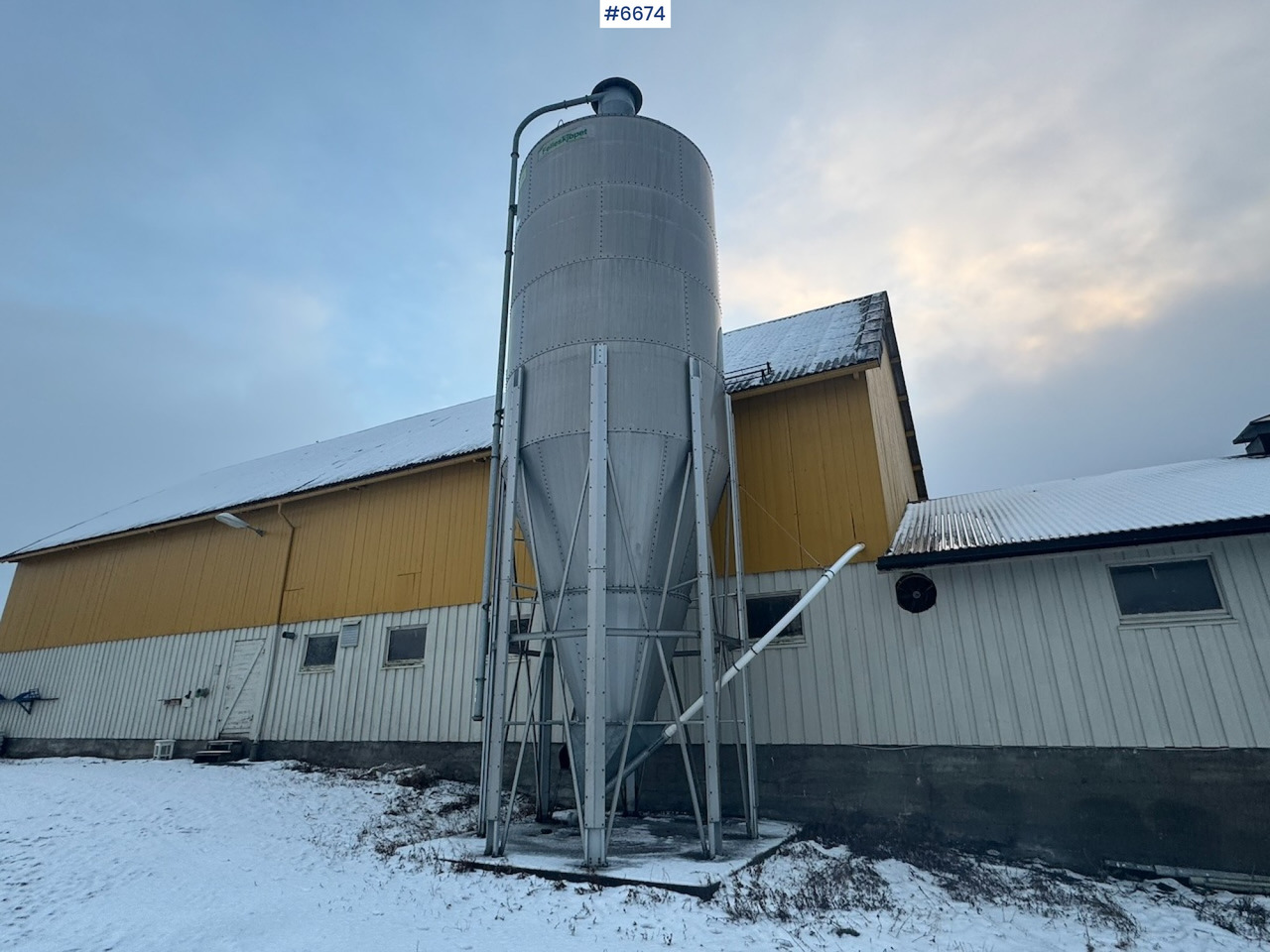 2010 Mafa Outdoor silo w/ level switch and inlet screw - Livestock equipment: picture 3 2010 Mafa Outdoor silo w/ level switch and inlet screw - Livestock equipment: picture 3