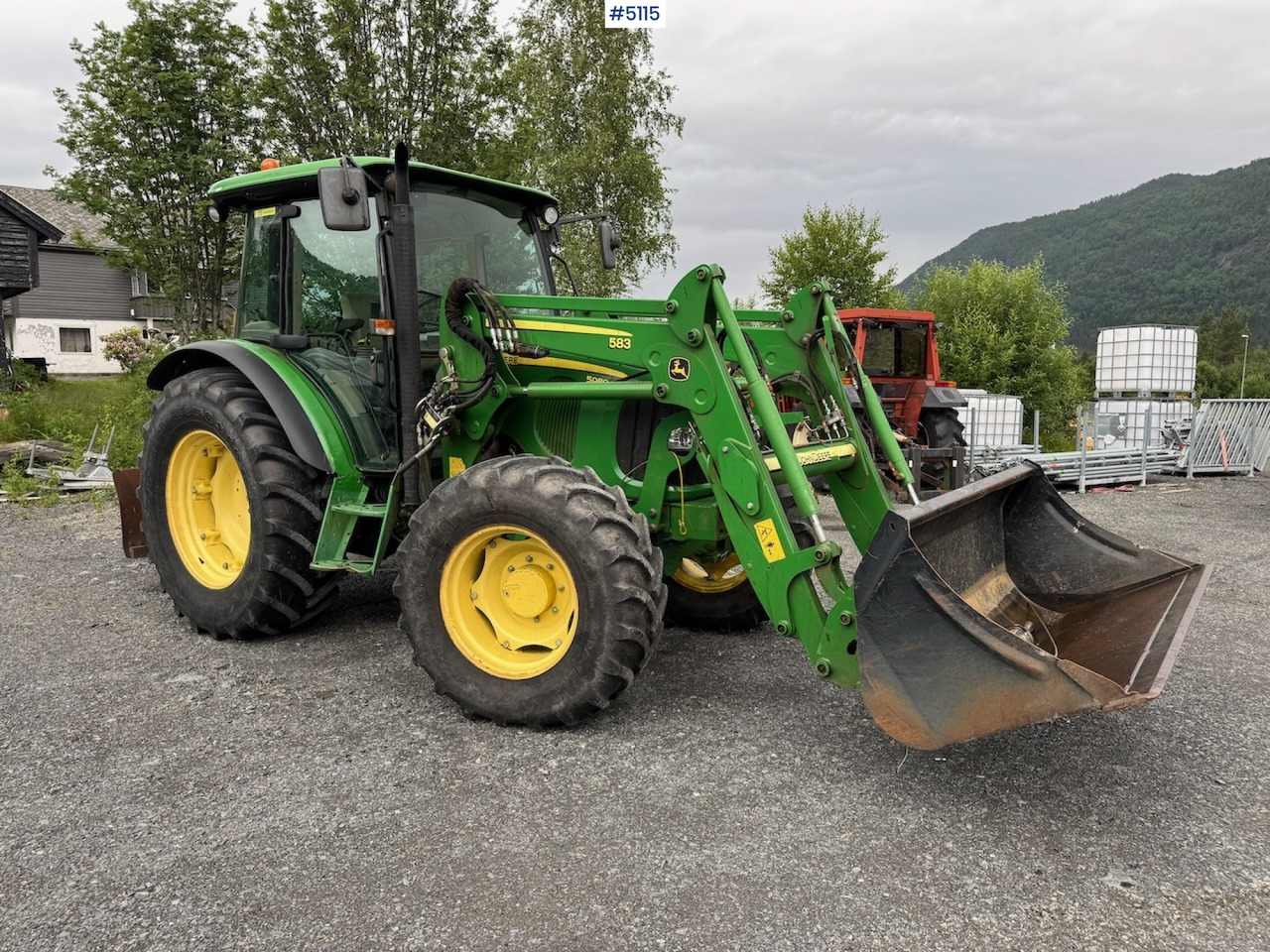 2011 John Deere 5080 M m/frontlaster. Lite timer! - Farm tractor: picture 1 2011 John Deere 5080 M m/frontlaster. Lite timer! - Farm tractor: picture 1
