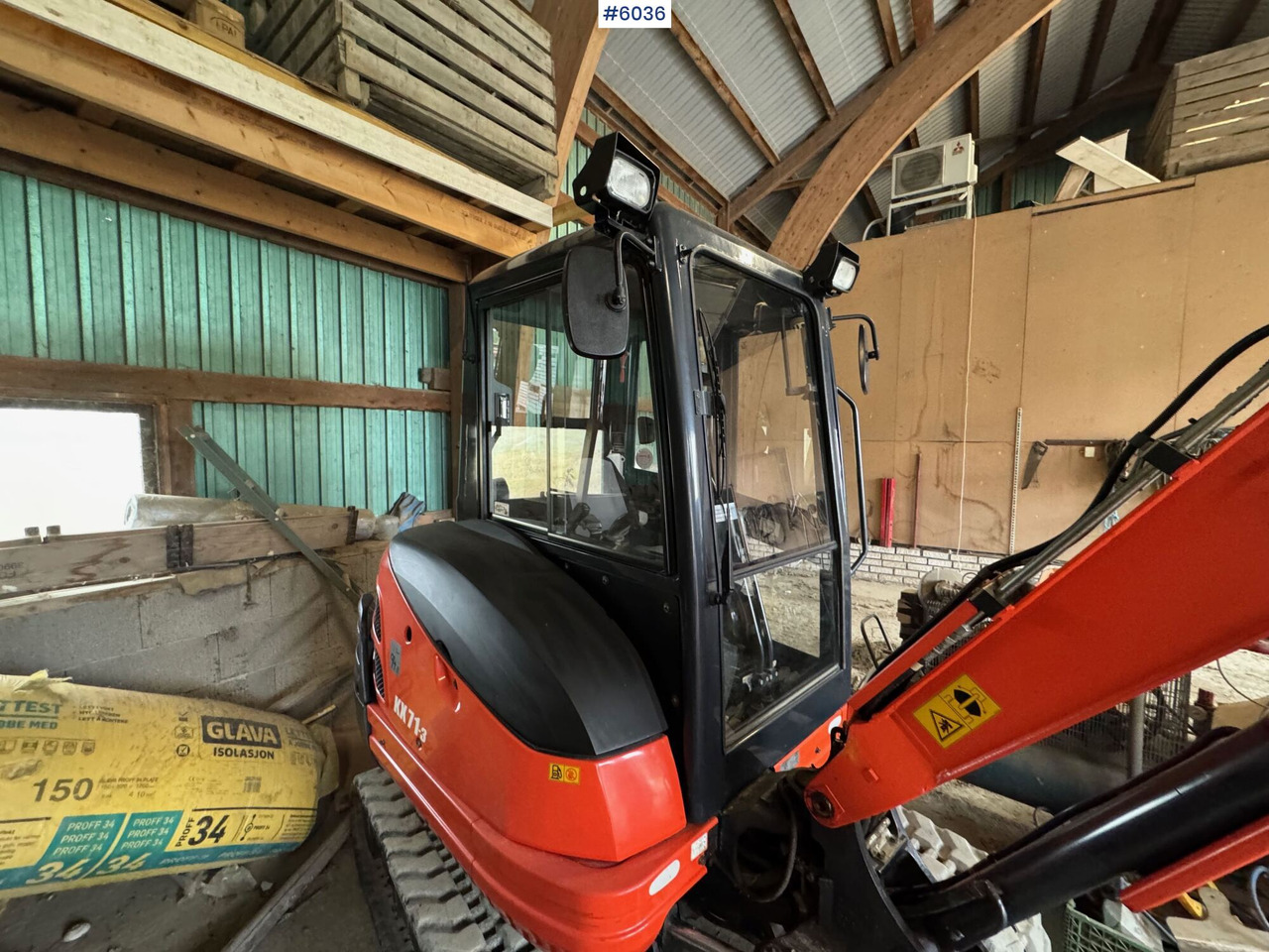 Excavator 2013 Kubota kx71-3 w/ Rotor tilt, gravel bucket and sanding bucket!: picture 14