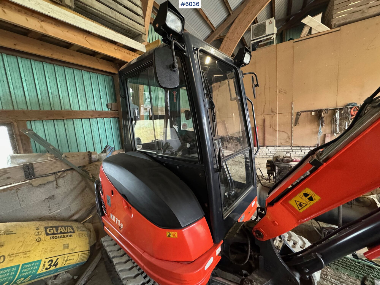 Excavator 2013 Kubota kx71-3 w/ Rotor tilt, gravel bucket and sanding bucket!: picture 17