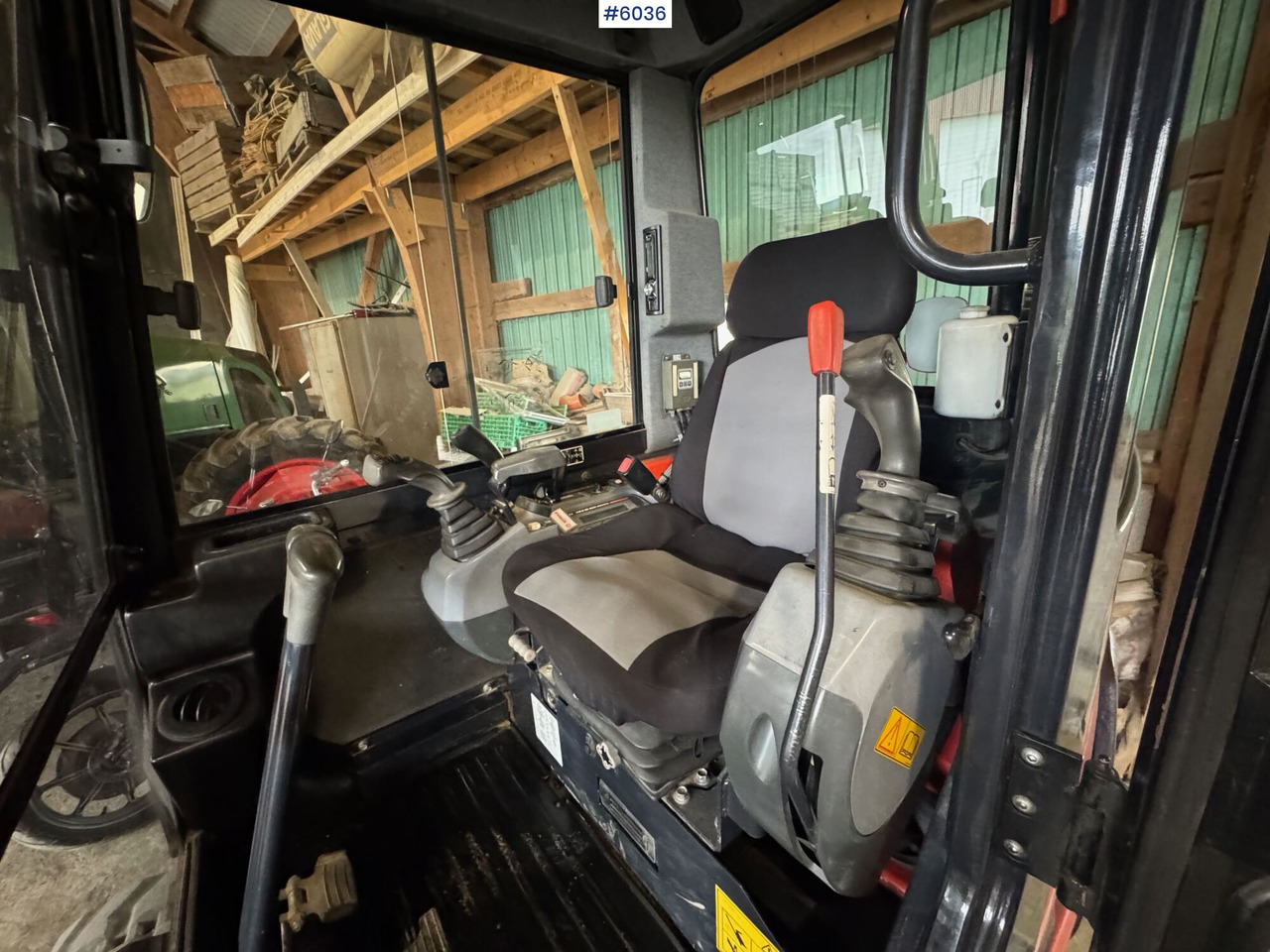 Excavator 2013 Kubota kx71-3 w/ Rotor tilt, gravel bucket and sanding bucket!: picture 20