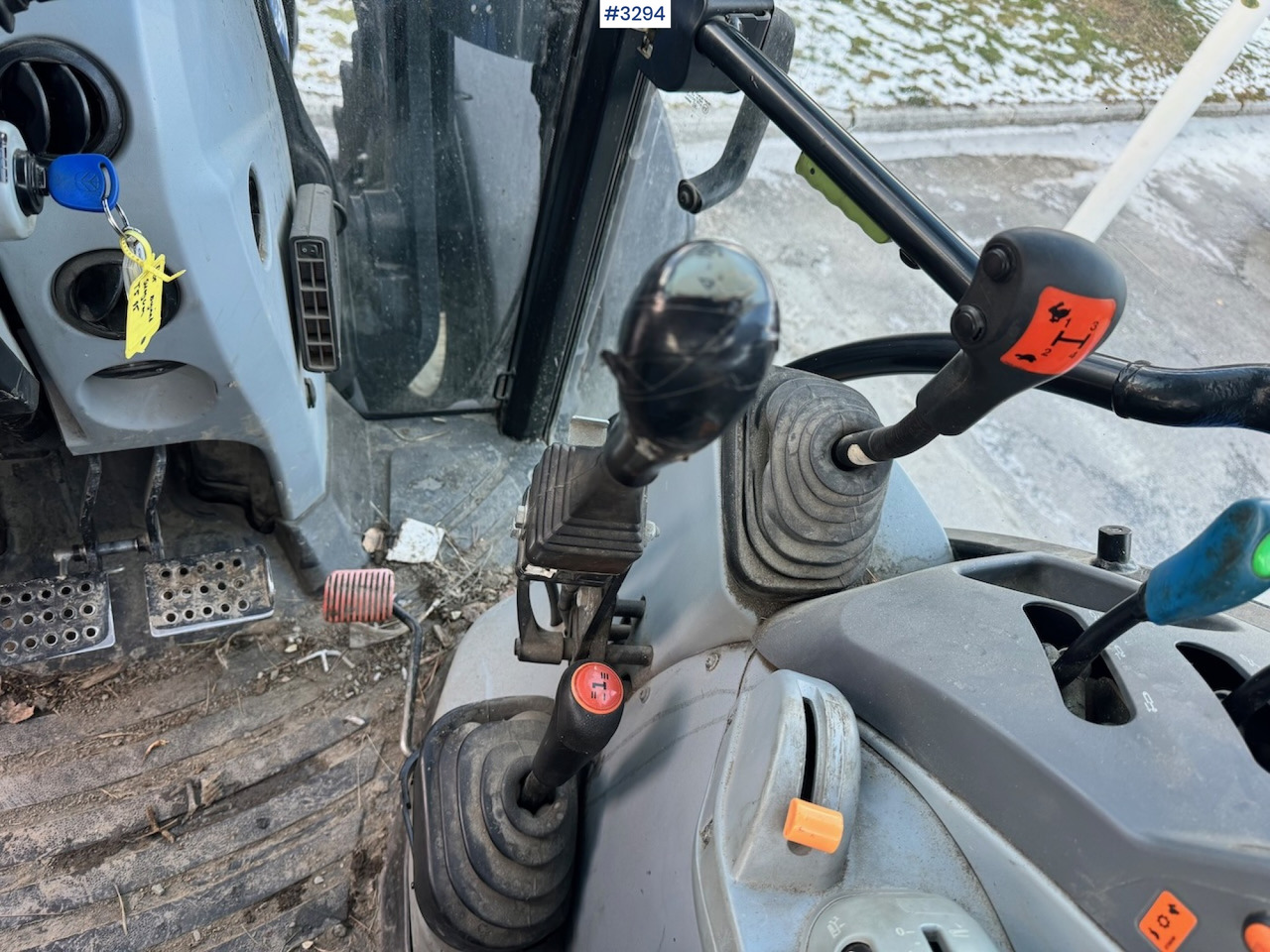 Farm tractor 2013 New Holland T5.95 with Trima +2.1P Front Loader. New Engine!: picture 24