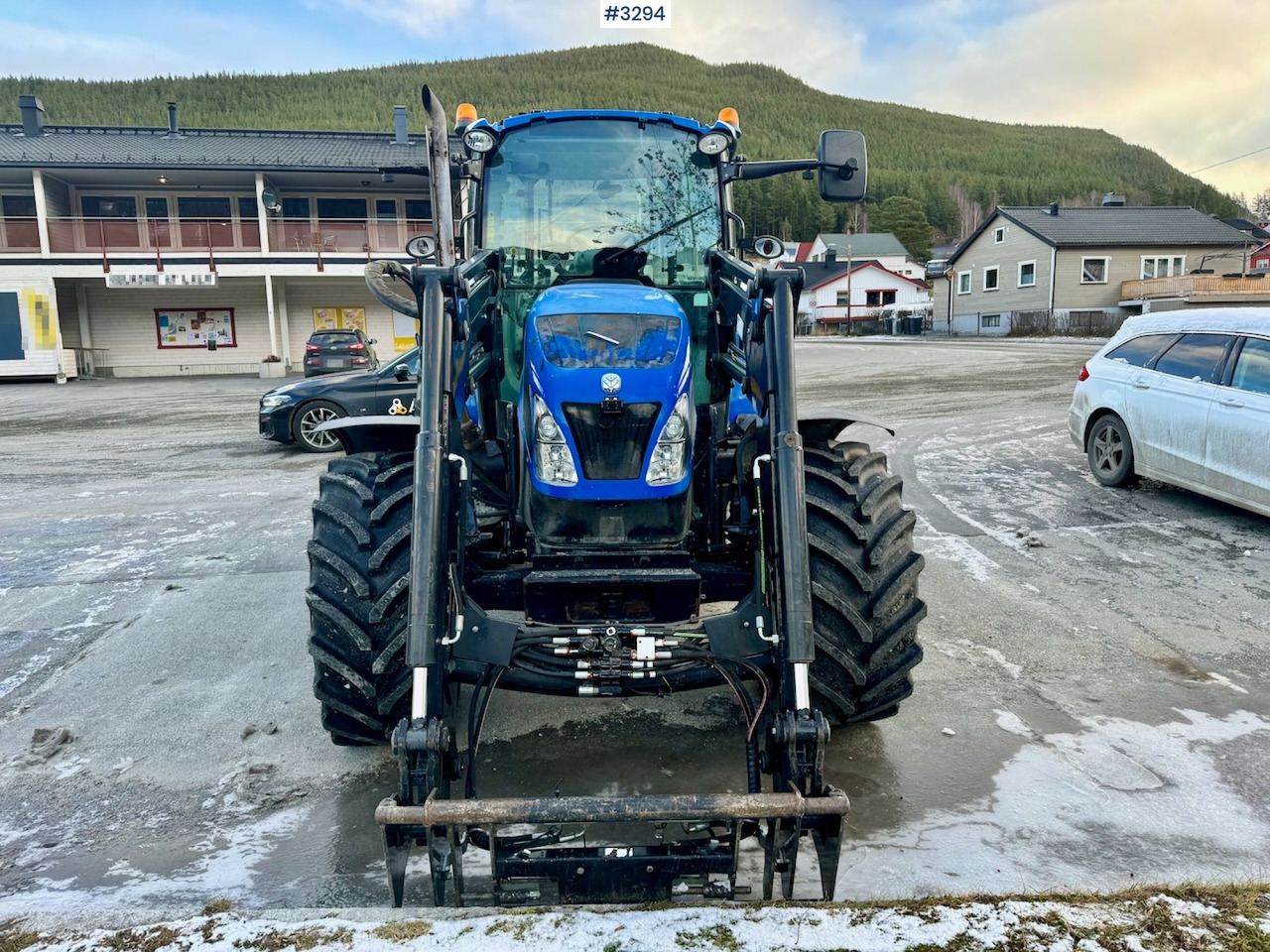 Farm tractor 2013 New Holland T5.95 with Trima +2.1P Front Loader. New Engine!: picture 8