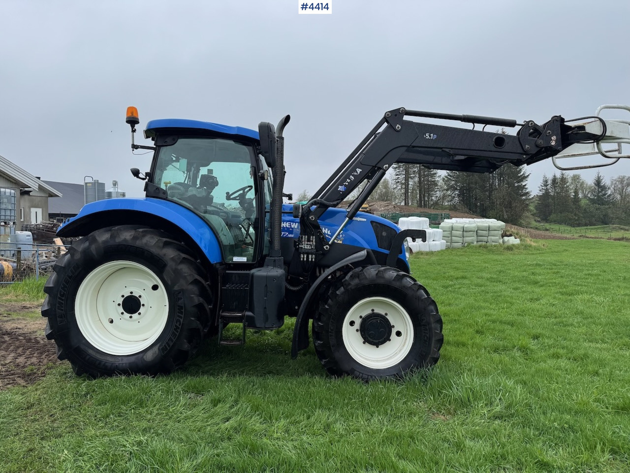 2015 New Holland T7.185 Auto Command w/Front Loader - Farm tractor: picture 2 2015 New Holland T7.185 Auto Command w/Front Loader - Farm tractor: picture 2