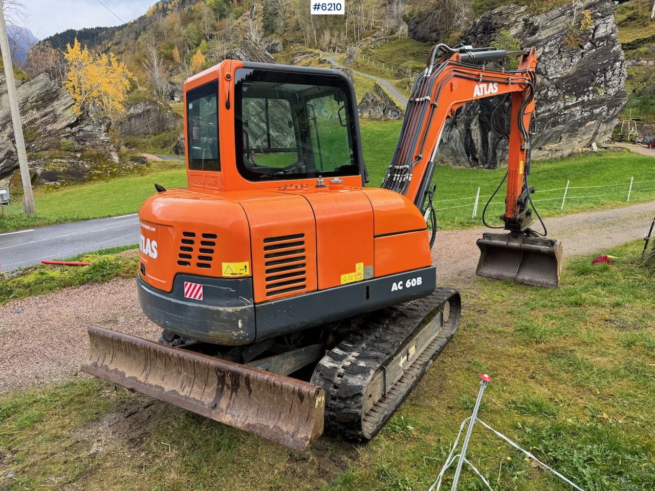 2019 Atlas AC 60B with 3 buckets, grapple, and spike. Low hours!! - Excavator: picture 5 2019 Atlas AC 60B with 3 buckets, grapple, and spike. Low hours!! - Excavator: picture 5