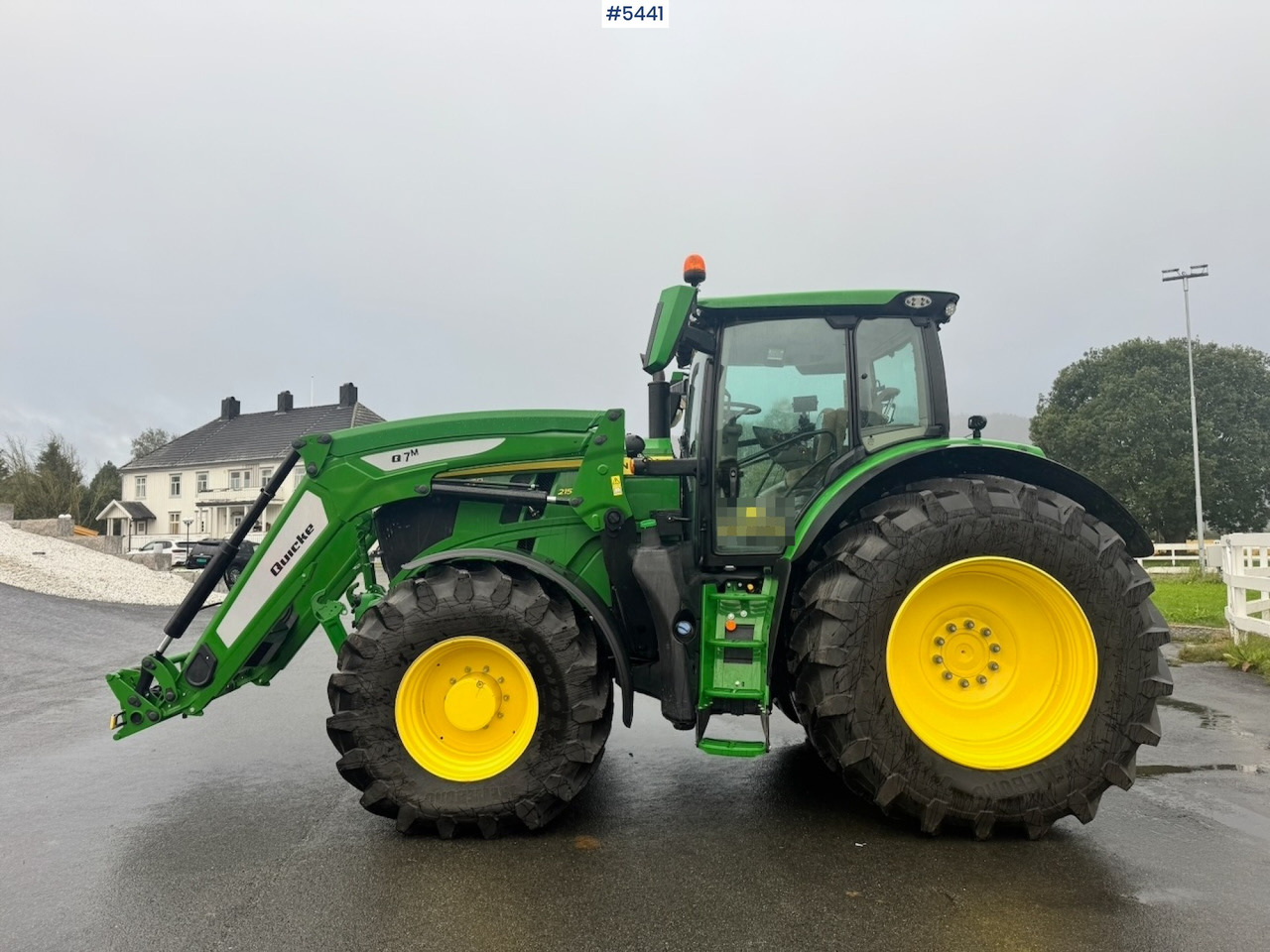 2024 John Deere 6R 215 w/ Front Loader and Front Hydraulics. 520 hours! - Farm tractor: picture 3 2024 John Deere 6R 215 w/ Front Loader and Front Hydraulics. 520 hours! - Farm tractor: picture 3