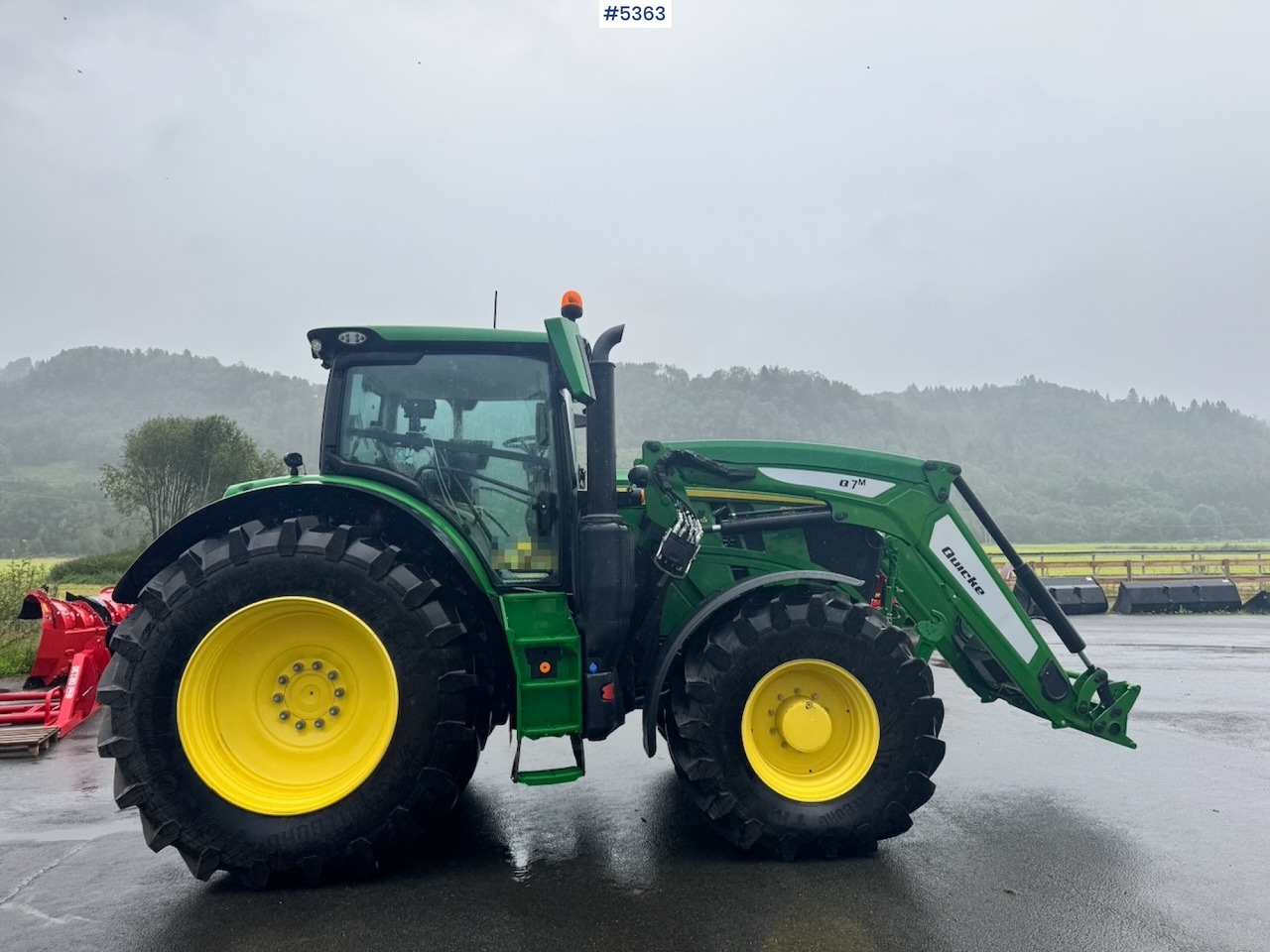 2024 John Deere 6R 215 w/ Front Loader and Front Hydraulics. 520 hours! - Farm tractor: picture 5 2024 John Deere 6R 215 w/ Front Loader and Front Hydraulics. 520 hours! - Farm tractor: picture 5