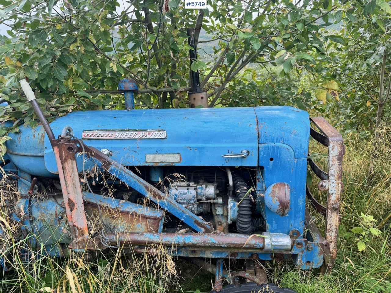Ca. 1961 Fordson Super Major 4×2 Tractor w/ Bucket - Farm tractor: picture 4 Ca. 1961 Fordson Super Major 4×2 Tractor w/ Bucket - Farm tractor: picture 4