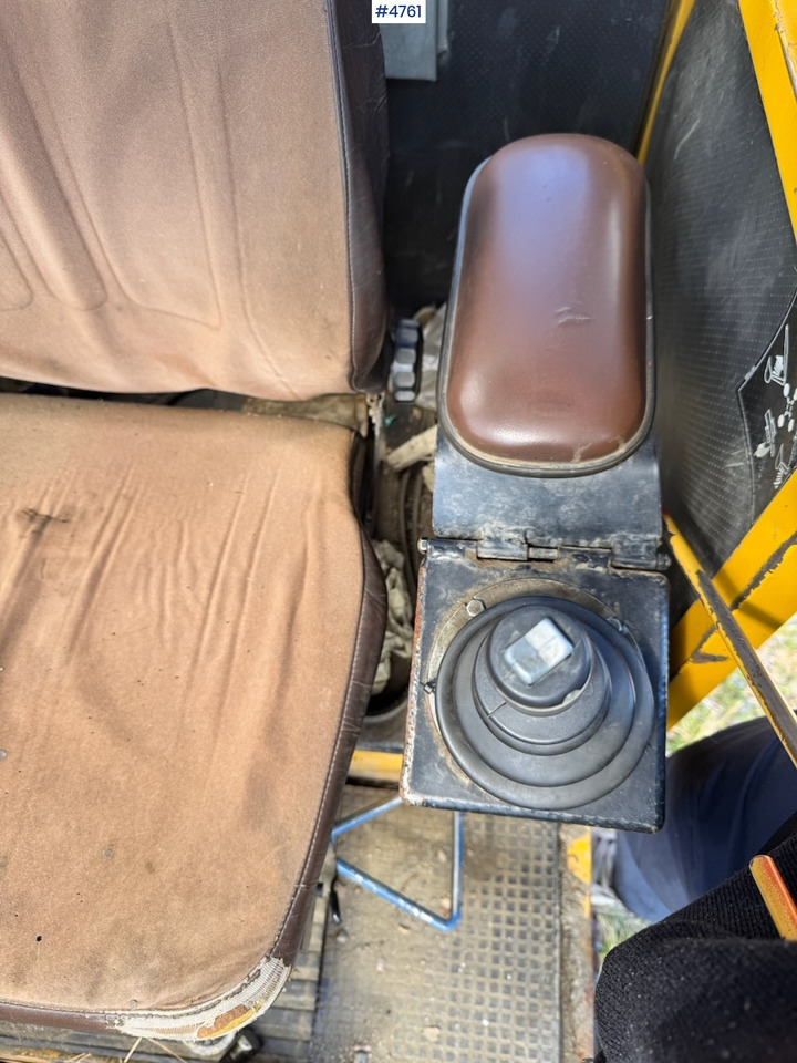 Excavator Circa 1990 Hymas 82R Crawler excavator w/ 2 buckets.: picture 19 Excavator Circa 1990 Hymas 82R Crawler excavator w/ 2 buckets.: picture 19