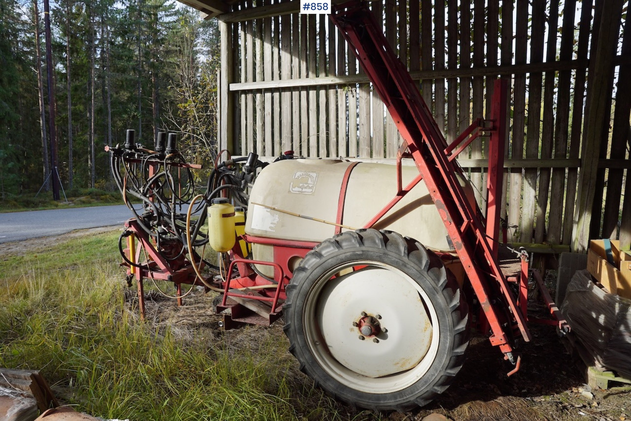 Hardi Sprayer 1500L 12M - Trailed sprayer: picture 2 Hardi Sprayer 1500L 12M - Trailed sprayer: picture 2