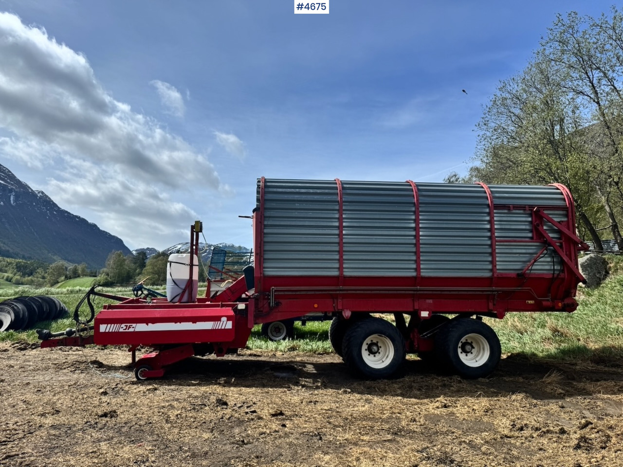 JF Forage Pickup Wagon – 40 m³ – In Good Condition! - Hay and forage equipment: picture 1 JF Forage Pickup Wagon – 40 m³ – In Good Condition! - Hay and forage equipment: picture 1