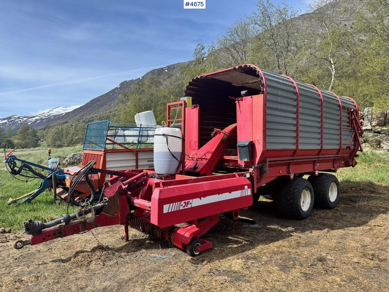 JF Forage Pickup Wagon – 40 m³ – In Good Condition! - Hay and forage equipment: picture 4 JF Forage Pickup Wagon – 40 m³ – In Good Condition! - Hay and forage equipment: picture 4