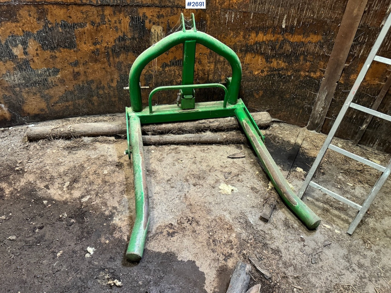Round bale lifter - Hay and forage equipment: picture 1 Round bale lifter - Hay and forage equipment: picture 1