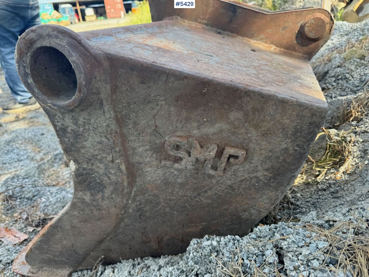 Sanding bucket w/ S50 attachment - Excavator bucket: picture 4 Sanding bucket w/ S50 attachment - Excavator bucket: picture 4