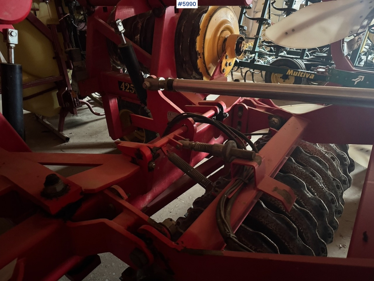 Vaderstad Carrier 425 - Soil tillage equipment: picture 5 Vaderstad Carrier 425 - Soil tillage equipment: picture 5
