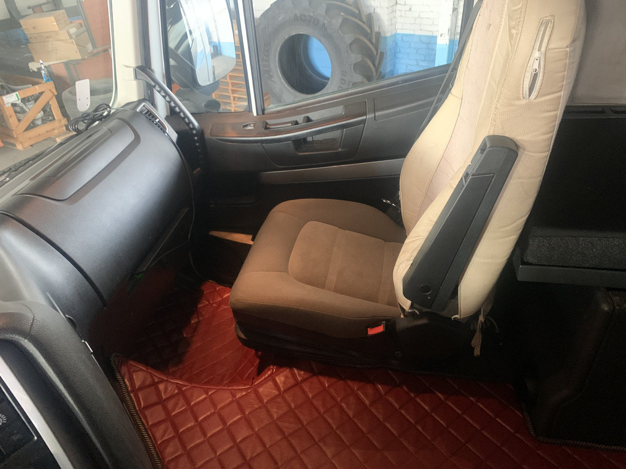 Iveco Stralis 510 AS440STX/P 6X2 2018 Salon Polska on lease Iveco Stralis 510 AS440STX/P 6X2 2018 Salon Polska: picture 22
