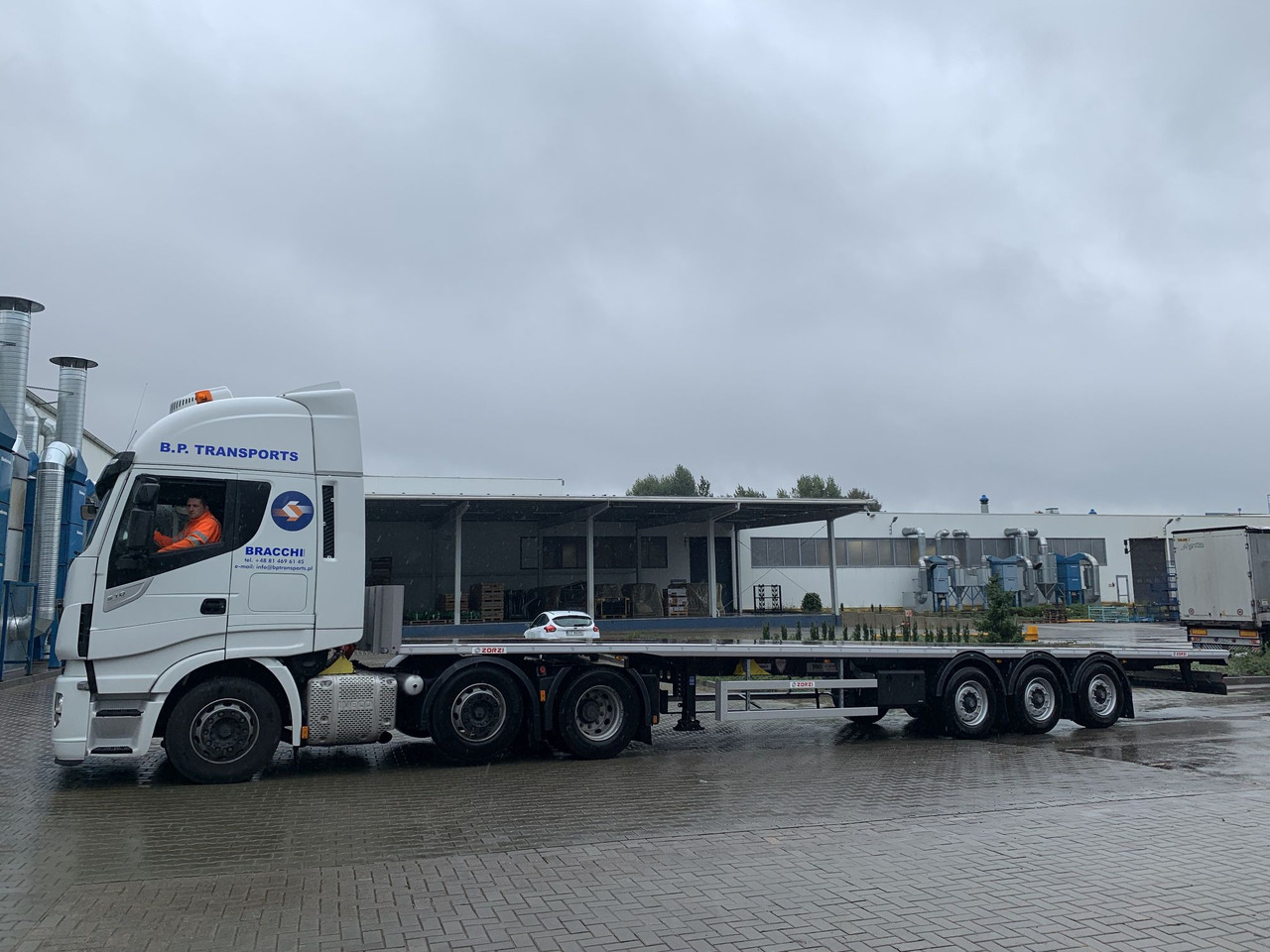 ZORZI 38S Platforma Standard, 2019 jak NOWA - Dropside/ Flatbed semi-trailer: picture 2 ZORZI 38S Platforma Standard, 2019 jak NOWA - Dropside/ Flatbed semi-trailer: picture 2