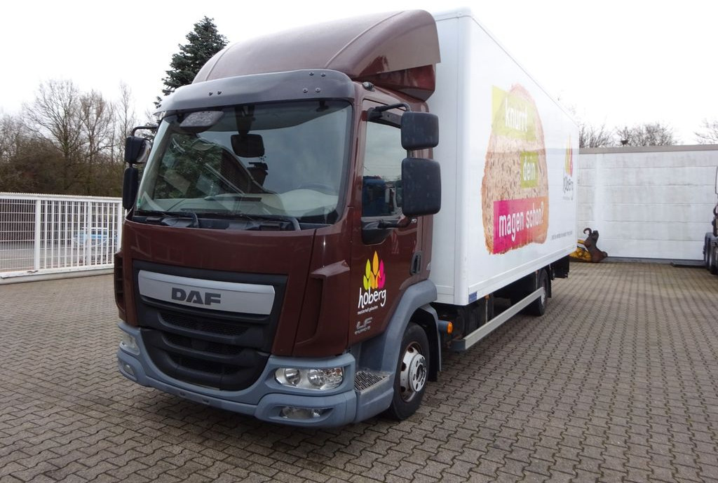 DAF LF 220 Koffer mit Palfinger LBW 4x2 - Box van: picture 1 DAF LF 220 Koffer mit Palfinger LBW 4x2 - Box van: picture 1