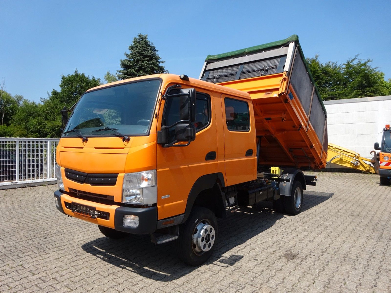 FUSO Canter Doppelkabine MEILLER 3Skipper 4x4 - Tipper van: picture 1 FUSO Canter Doppelkabine MEILLER 3Skipper 4x4 - Tipper van: picture 1