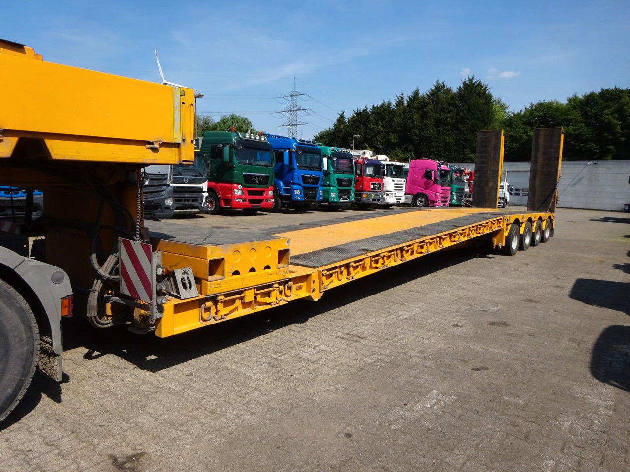 Faymonville 4 Achser Tiefbett abnehmbarem S-Hals ausziehbar - Low loader semi-trailer: picture 1 Faymonville 4 Achser Tiefbett abnehmbarem S-Hals ausziehbar - Low loader semi-trailer: picture 1