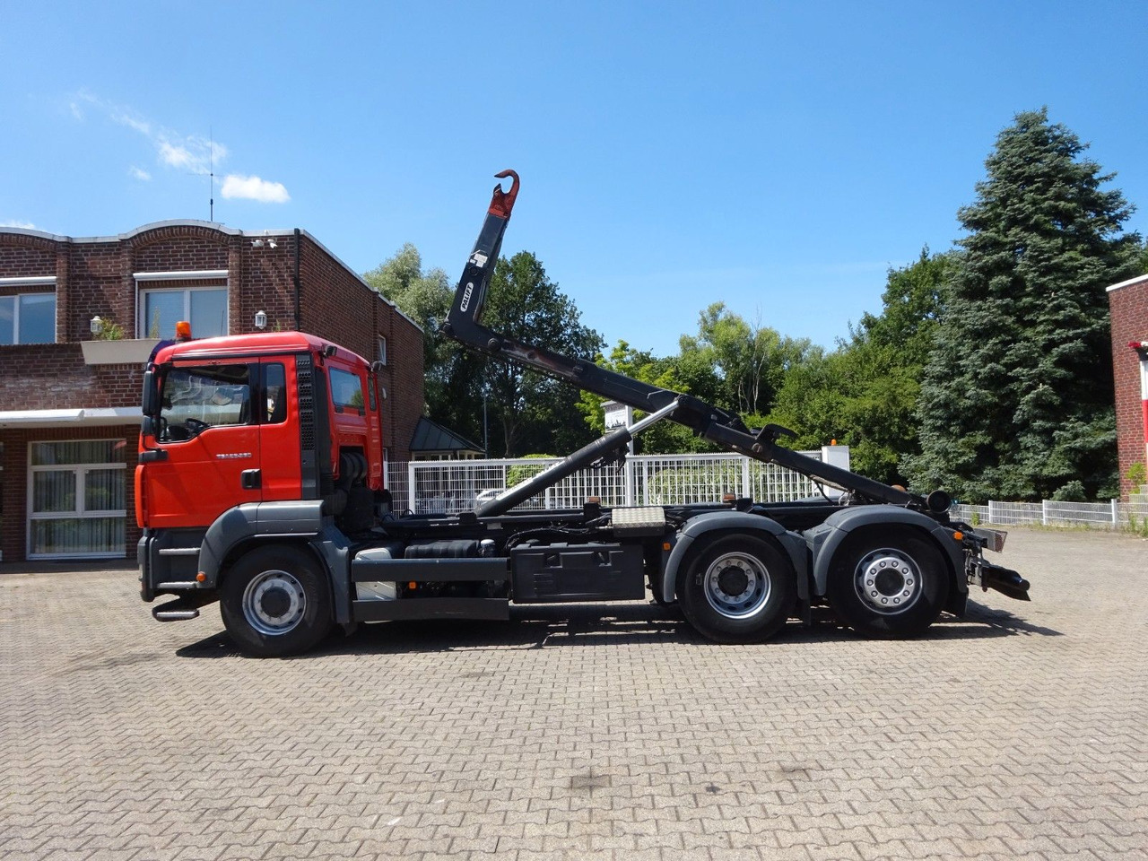 MAN 26.360 TGA PALFINGER Abroller 6x2-4 Hydrodrive - Hook lift truck: picture 2 MAN 26.360 TGA PALFINGER Abroller 6x2-4 Hydrodrive - Hook lift truck: picture 2