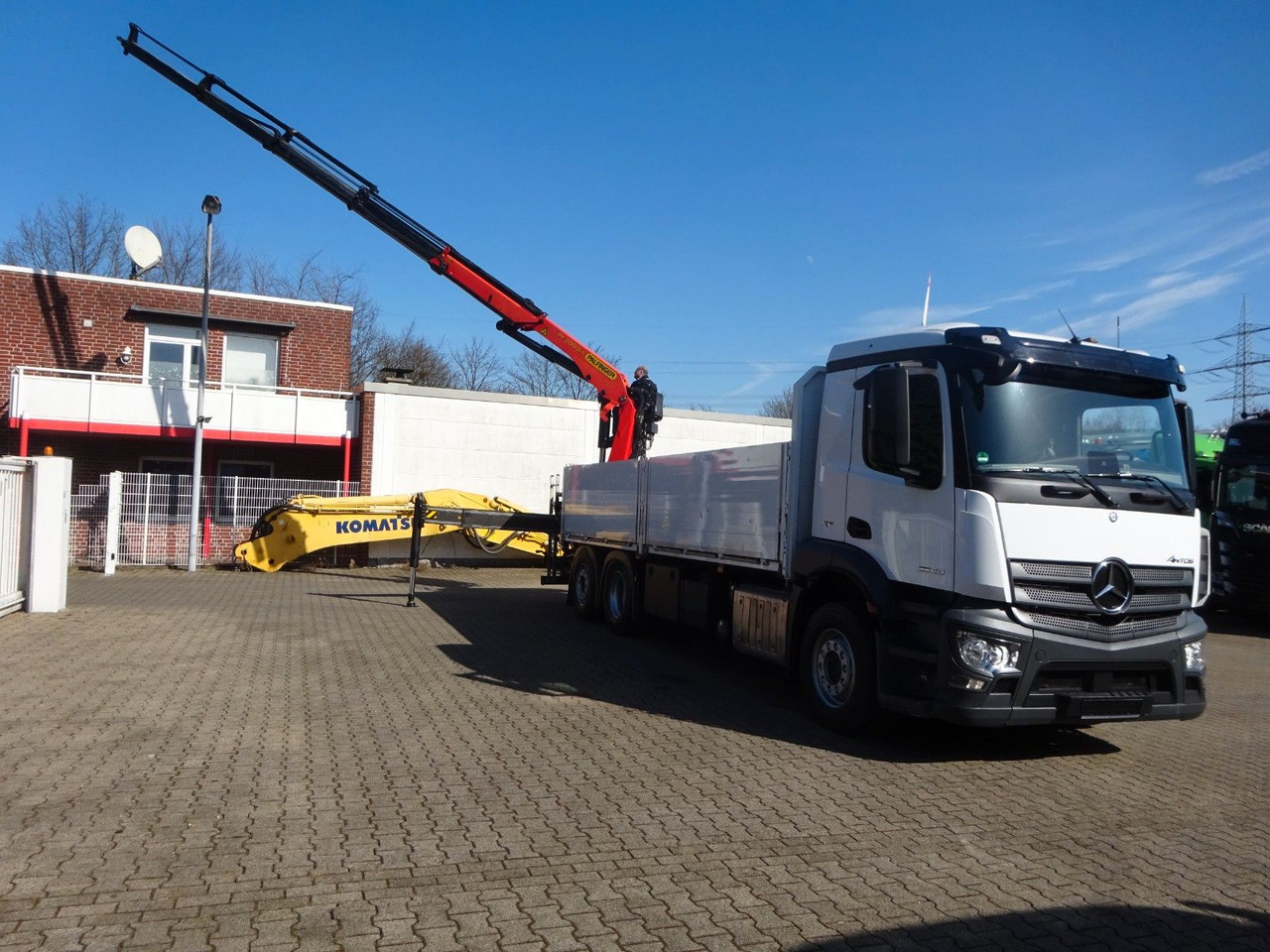 Mercedes-Benz 2540 Antos + Palfinger 20001K Hecklade-Kran - Crane truck, Dropside/ Flatbed truck: picture 3 Mercedes-Benz 2540 Antos + Palfinger 20001K Hecklade-Kran - Crane truck, Dropside/ Flatbed truck: picture 3