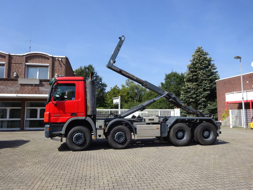 Mercedes-Benz 3246 Actros Abroller K45 8x4 Knickhacken Mercedes-Benz 3246 Actros Abroller K45 8x4 Knickhacken - Hook lift truck: picture 1 Mercedes-Benz 3246 Actros Abroller K45 8x4 Knickhacken Mercedes-Benz 3246 Actros Abroller K45 8x4 Knickhacken - Hook lift truck: picture 1
