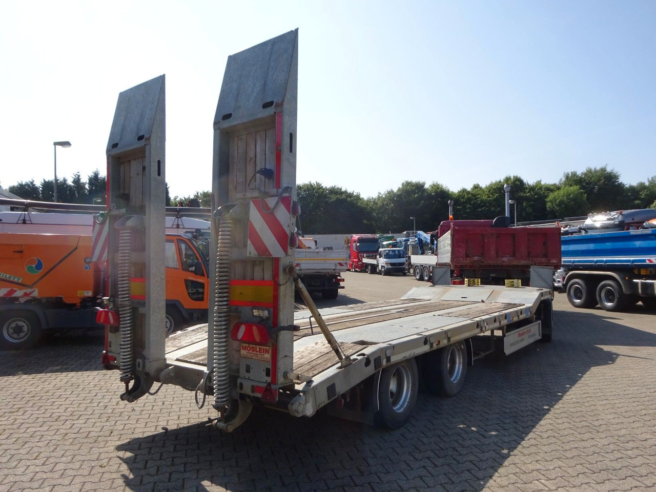 Möslein Tieflader Anhänger mit 3 Achsen und Rampen - Low loader trailer: picture 5 Möslein Tieflader Anhänger mit 3 Achsen und Rampen - Low loader trailer: picture 5