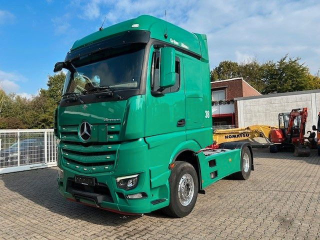 Mercedes-Benz 1851 Actros SZM mit Kipper-Pumpe 4x2 - Tractor unit: picture 2 Mercedes-Benz 1851 Actros SZM mit Kipper-Pumpe 4x2 - Tractor unit: picture 2