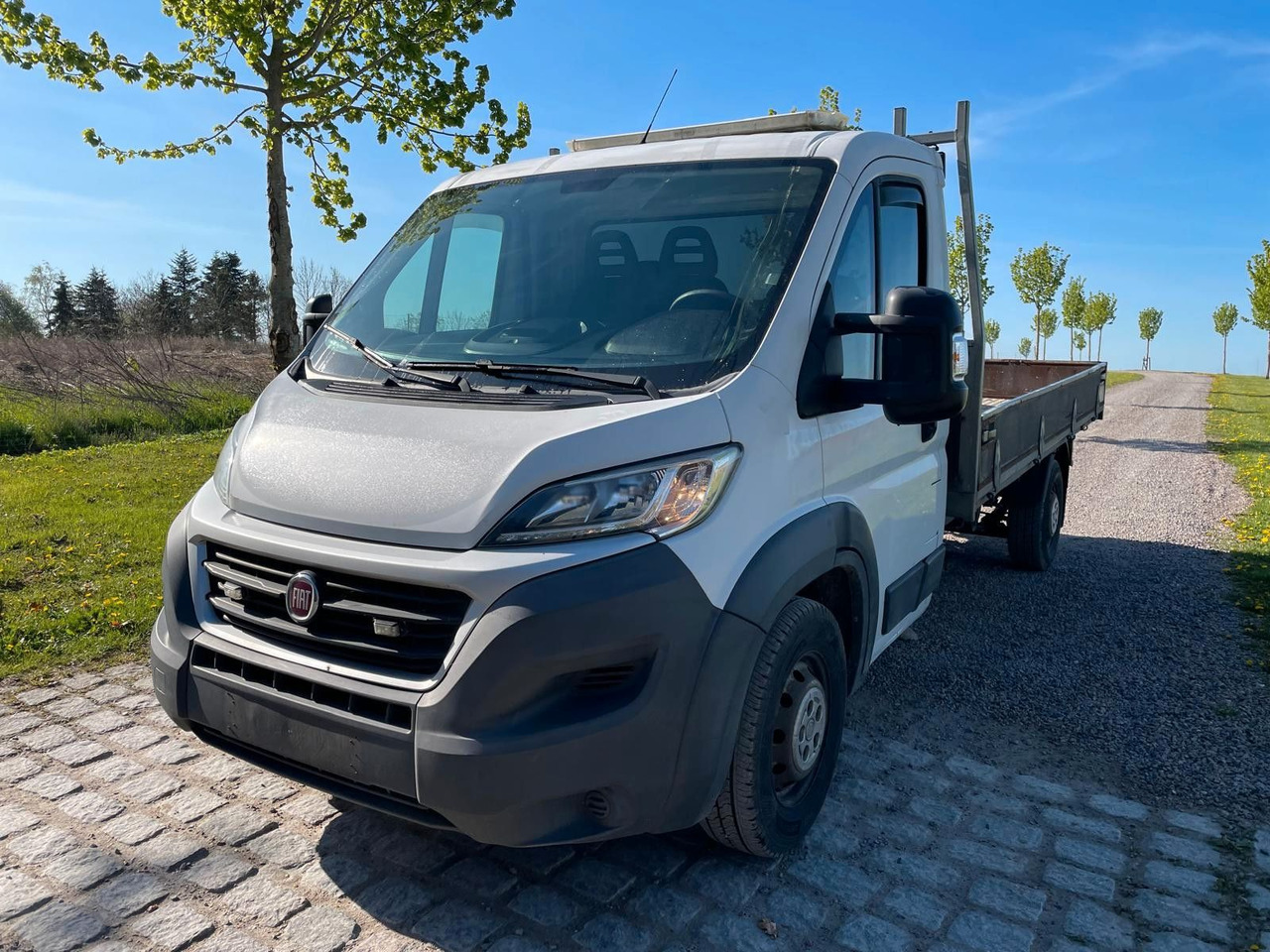 Fiat 2.3 MJT 150 Chassis Automatic * NUR 150000km - Flatbed van: picture 1 Fiat 2.3 MJT 150 Chassis Automatic * NUR 150000km - Flatbed van: picture 1