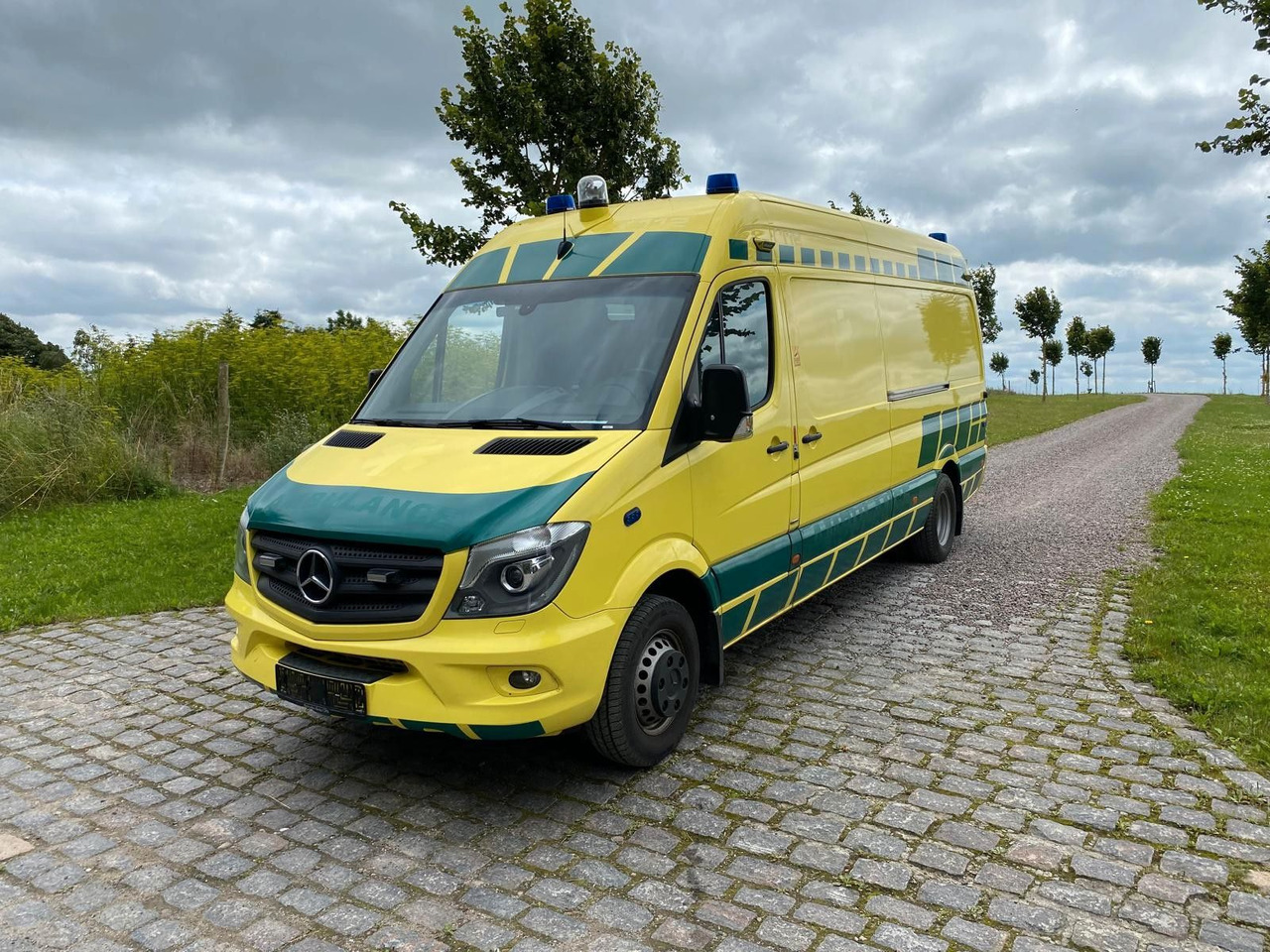 Mercedes-Benz Sprinter 519 CDI MAXI +Lift *20 000€ netto - Ambulance: picture 3 Mercedes-Benz Sprinter 519 CDI MAXI +Lift *20 000€ netto - Ambulance: picture 3
