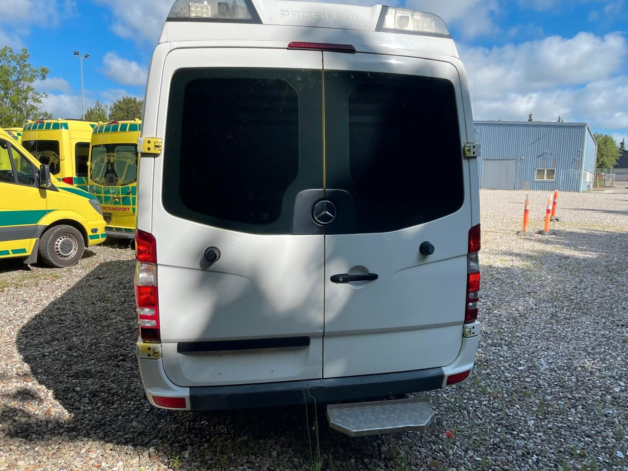 Mercedes-Benz Sprinter II Kasten 316 CDI Aut *Ambulance - Ambulance: picture 3 Mercedes-Benz Sprinter II Kasten 316 CDI Aut *Ambulance - Ambulance: picture 3