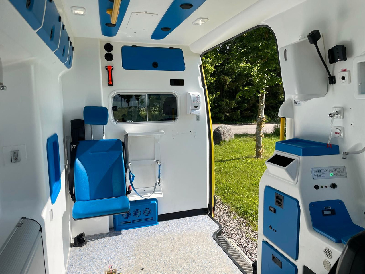 Ambulance Mercedes-Benz Sprinter II Kasten 316 CDI Aut: picture 24