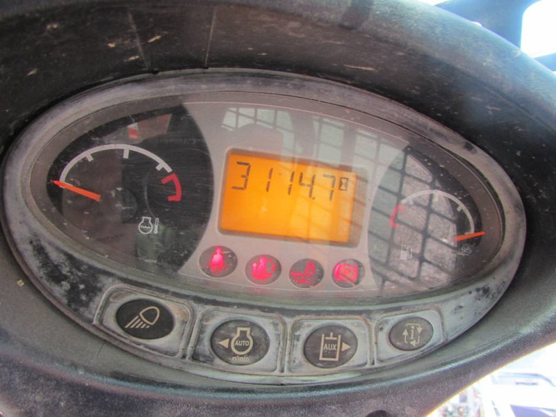 Bobcat T 590 High Flow Kompaktlader 24.000 EUR on lease Bobcat T 590 High Flow Kompaktlader 24.000 EUR: picture 10 Bobcat T 590 High Flow Kompaktlader 24.000 EUR on lease Bobcat T 590 High Flow Kompaktlader 24.000 EUR: picture 10