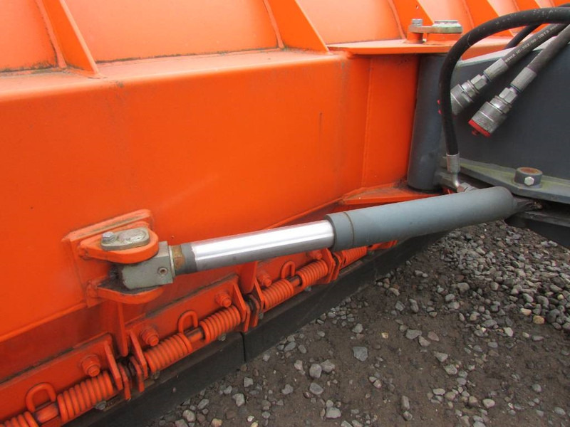 Tuchel SF 275 Schneeschild / 3.300 EUR / Top Zustand - Snow plough for Construction machinery: picture 3 Tuchel SF 275 Schneeschild / 3.300 EUR / Top Zustand - Snow plough for Construction machinery: picture 3