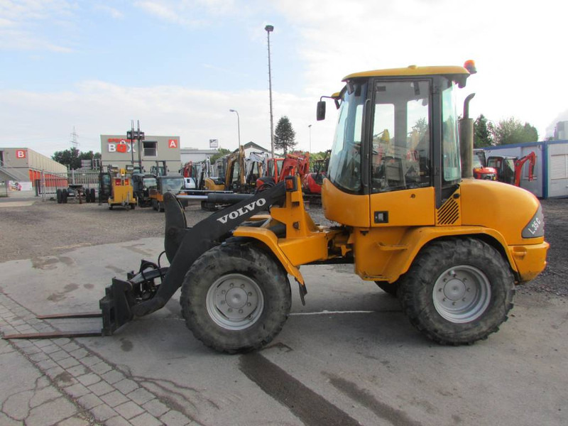 Volvo L 35 B-Z Radlader 18.000 EUR - Wheel loader: picture 1 Volvo L 35 B-Z Radlader 18.000 EUR - Wheel loader: picture 1