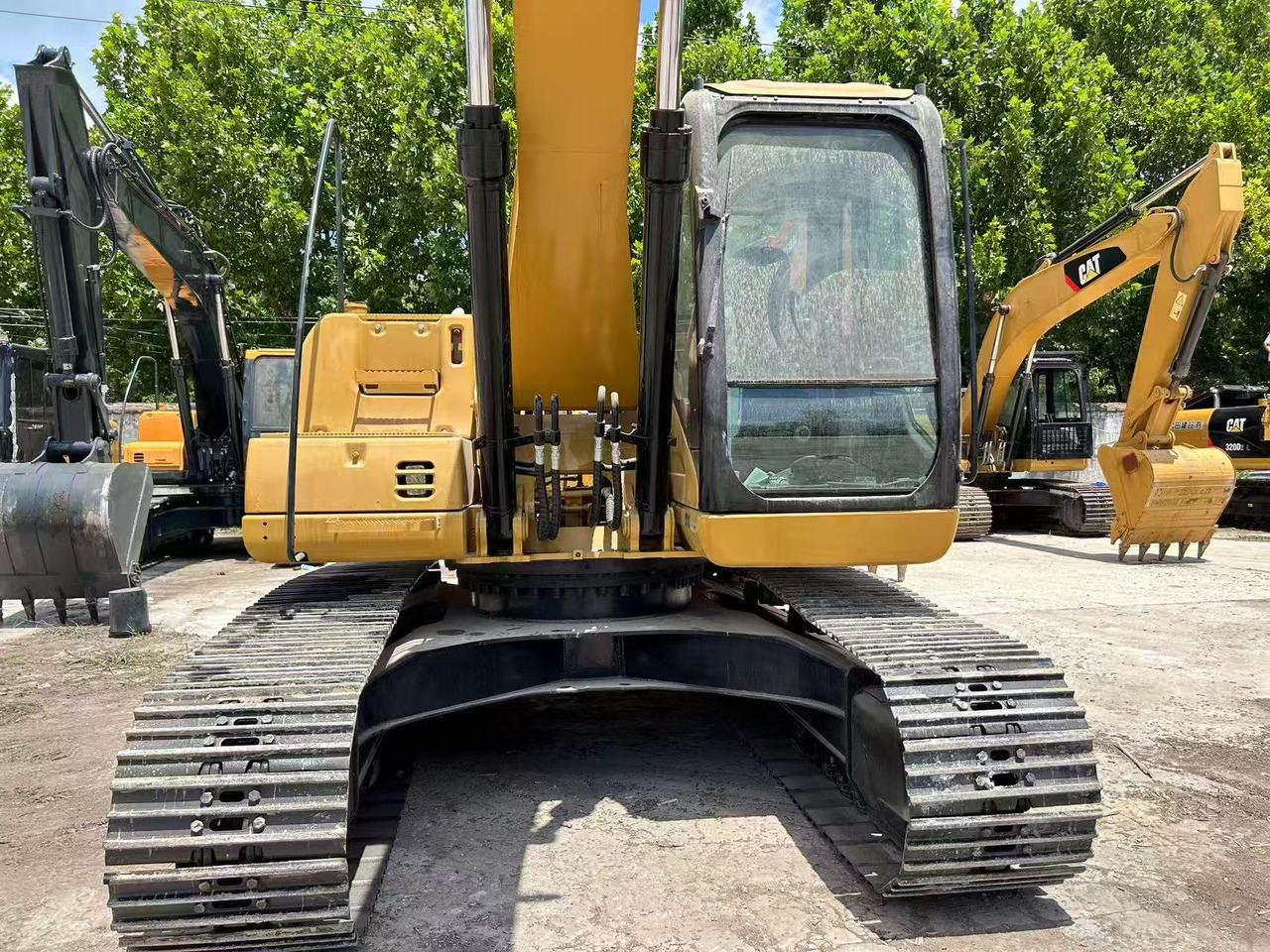 CATERPILLAR 320CL - Crawler excavator: picture 4 CATERPILLAR 320CL - Crawler excavator: picture 4