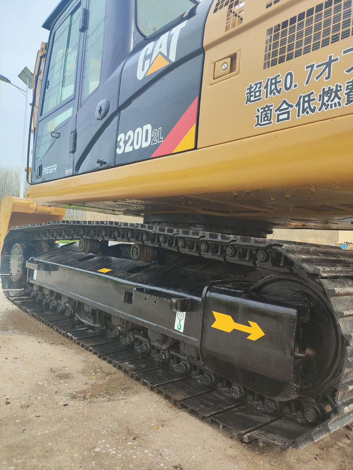 CATERPILLAR 320D2 - Crawler excavator: picture 2 CATERPILLAR 320D2 - Crawler excavator: picture 2