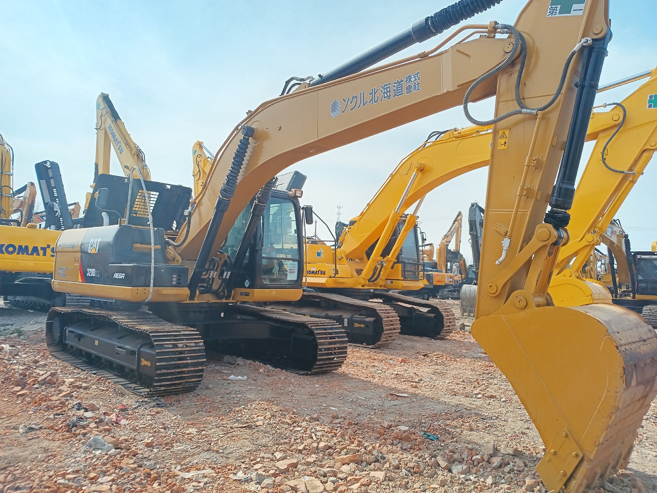 CATERPILLAR 320D2L - Crawler excavator: picture 3 CATERPILLAR 320D2L - Crawler excavator: picture 3