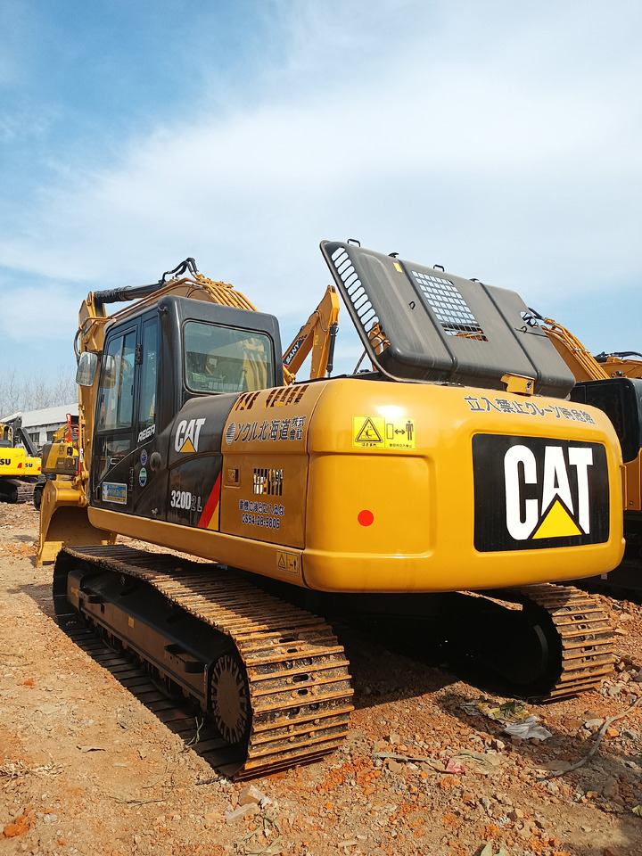 CATERPILLAR 320D2L - Crawler excavator: picture 4 CATERPILLAR 320D2L - Crawler excavator: picture 4