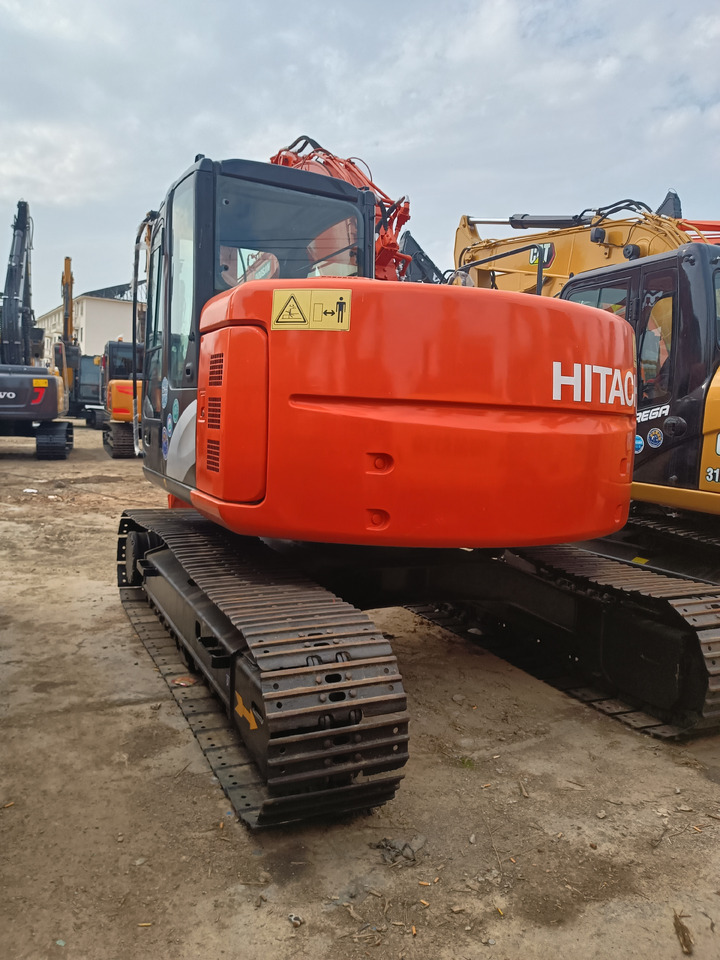 Crawler excavator HITACHI ZX135: picture 7