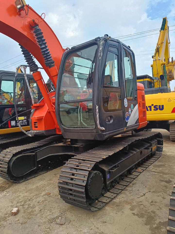 Crawler excavator HITACHI ZX135: picture 9