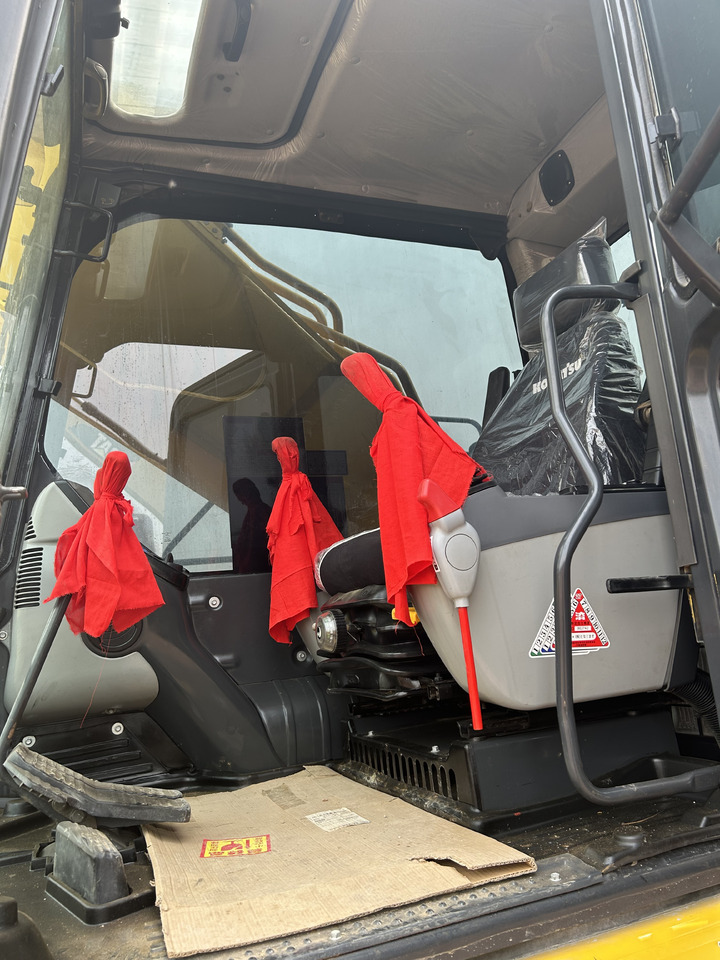 KOMATSU PC450-8 - Crawler excavator: picture 5 KOMATSU PC450-8 - Crawler excavator: picture 5