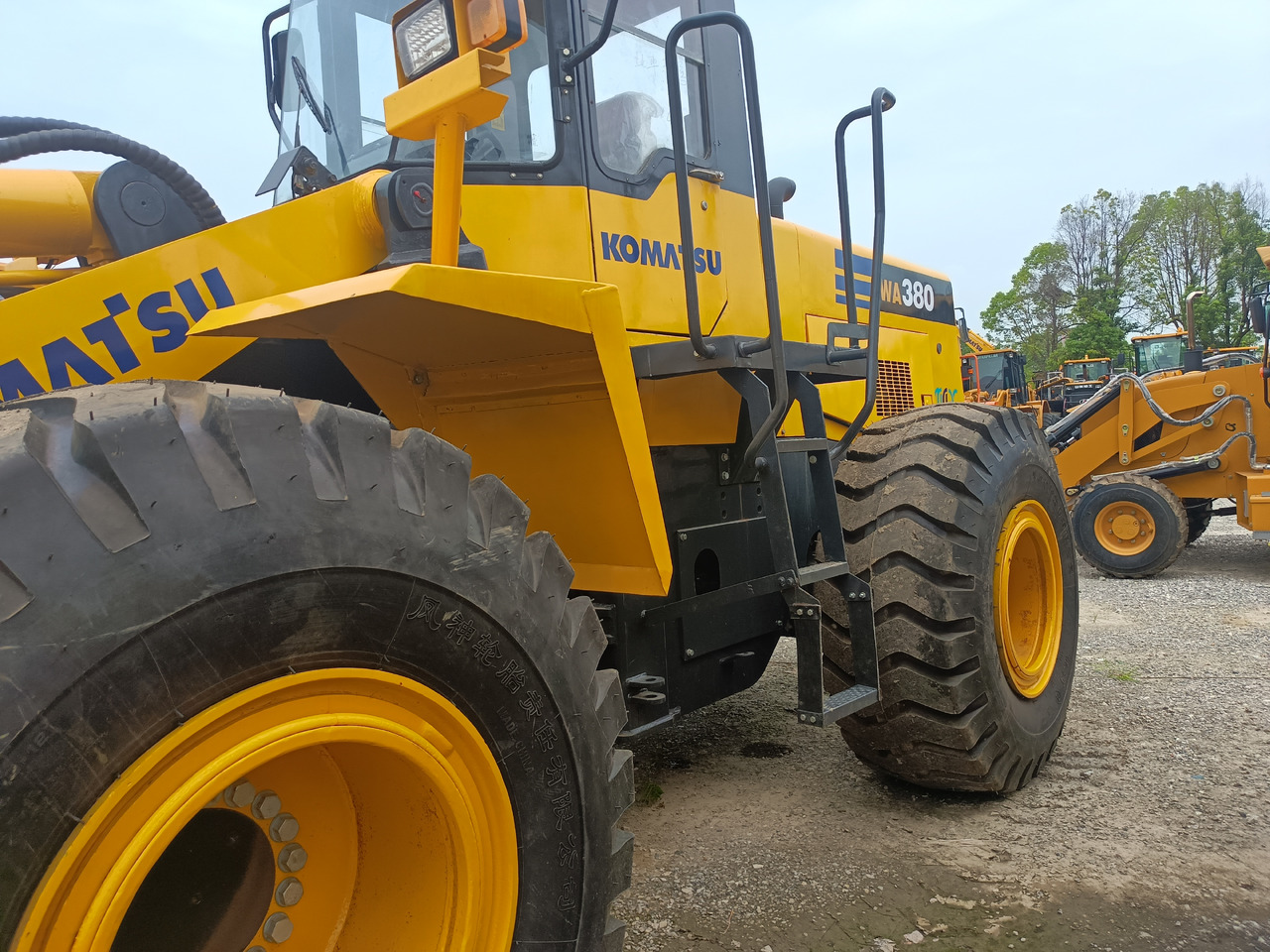 Wheel loader KOMATSU WA380-3: picture 9
