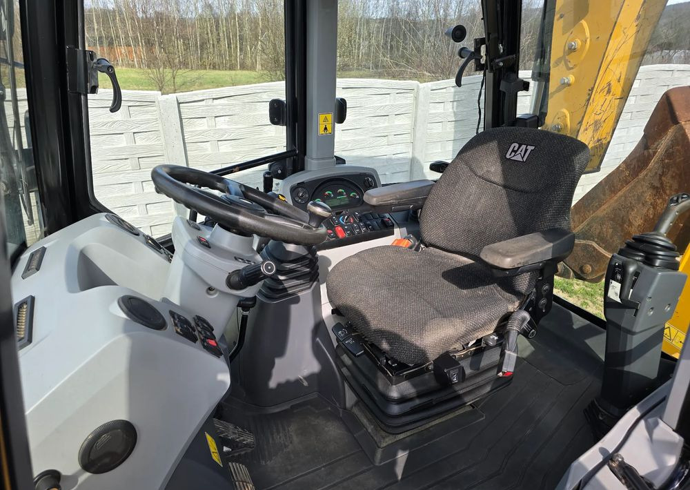 Caterpillar - Backhoe loader: picture 3 Caterpillar - Backhoe loader: picture 3