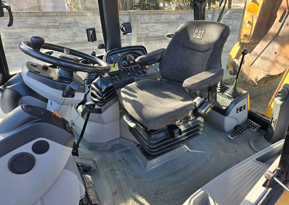 Caterpillar - Backhoe loader: picture 3 Caterpillar - Backhoe loader: picture 3