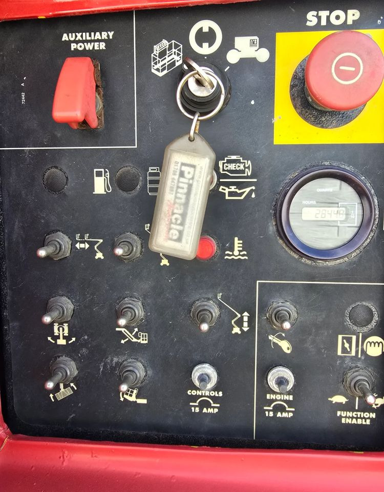 Genie - Articulated boom: picture 3 Genie - Articulated boom: picture 3